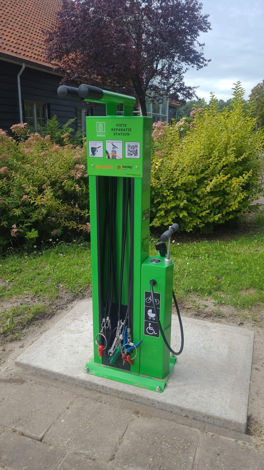 Een foto van het station buiten