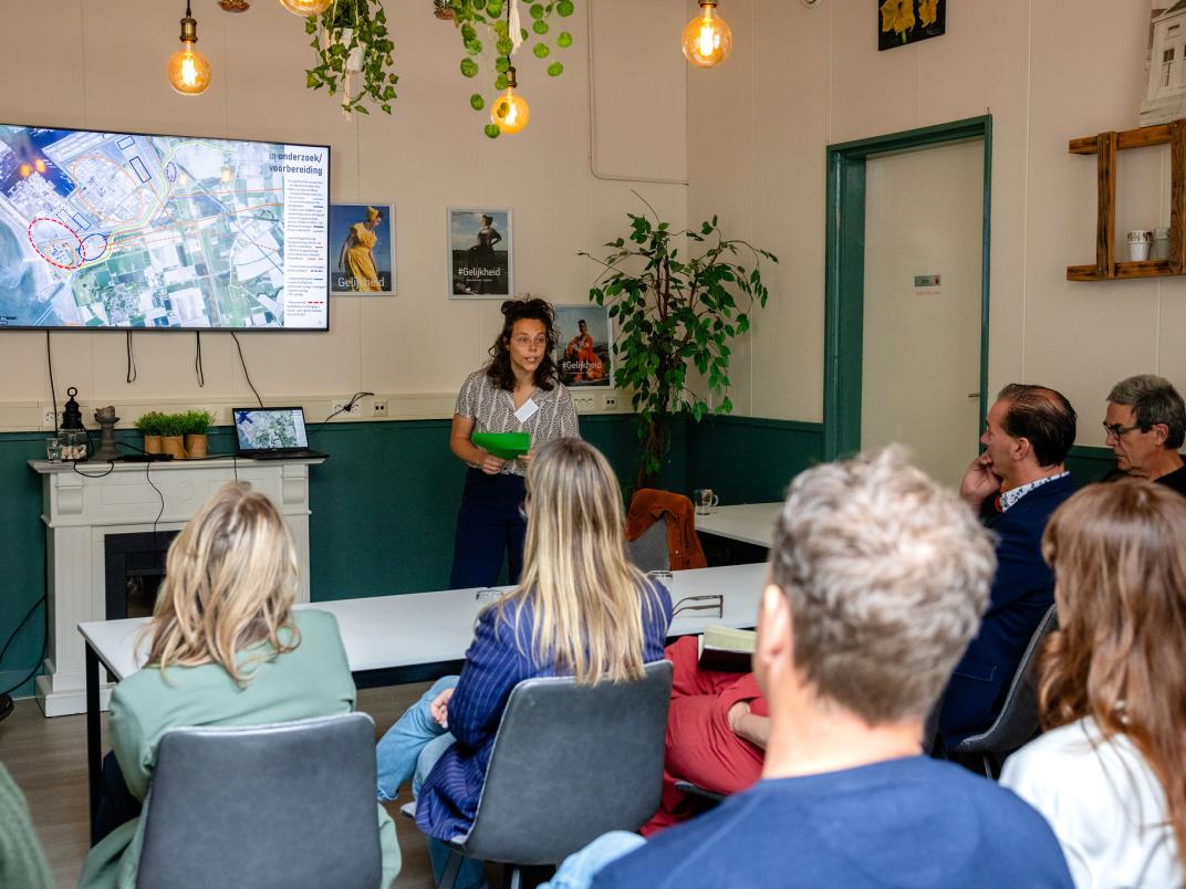 Foto bezoek Tweede Kamercommissie EZK