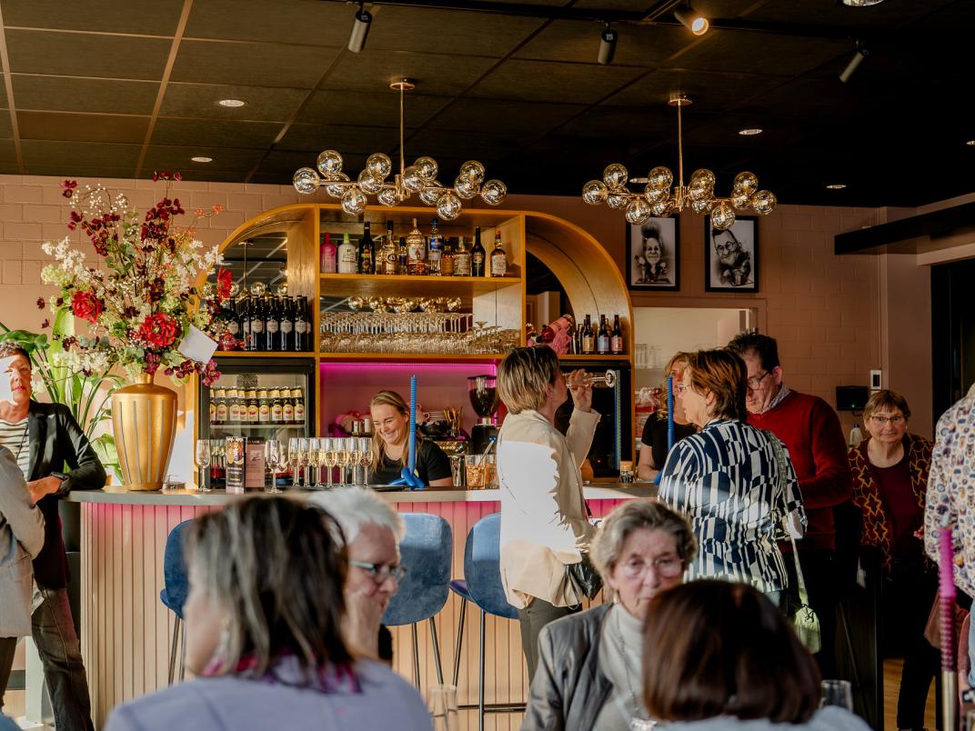 Sfeerbeeld aan de bar